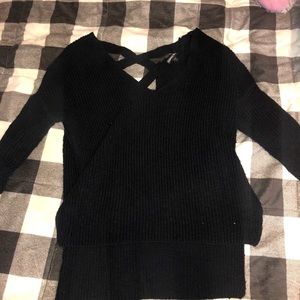 ⭐️LAST CALL⭐️Black criss cross back sweater